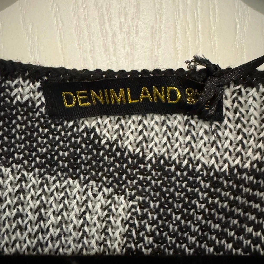 Chic Black and White Patterned Cardigan